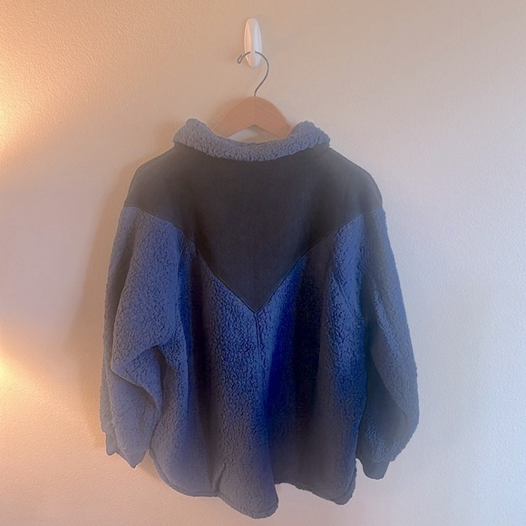 AEMI+CO Two Tone Half Zip Sherpa Sweatshirt Navy Pockets Womens Size Large - Picture 12 of 12